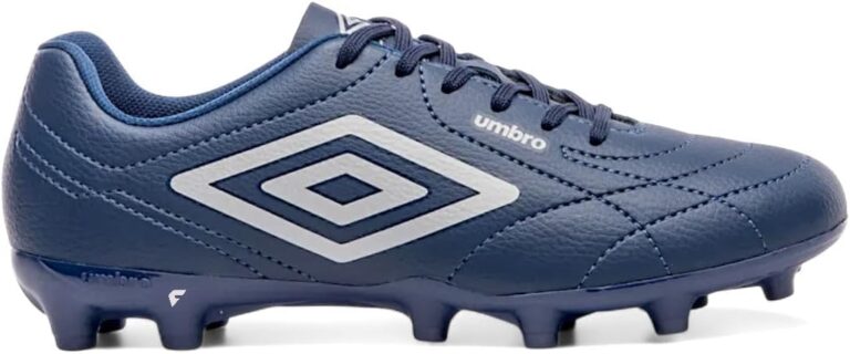 Chuteira Umbro Class Footballer | Campo | Travas de PVC | Adulto